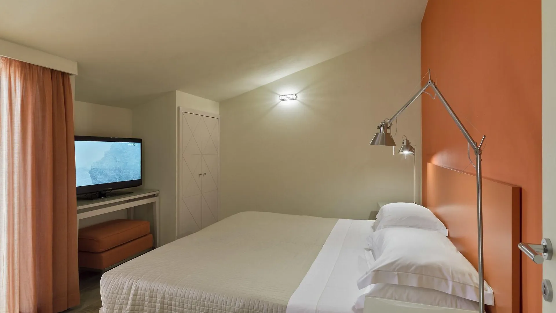 Popartment Apart otel Floransa 3*,  İtalya